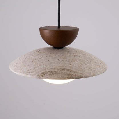 Moderne Pendelleuchte aus Travertin und Glas