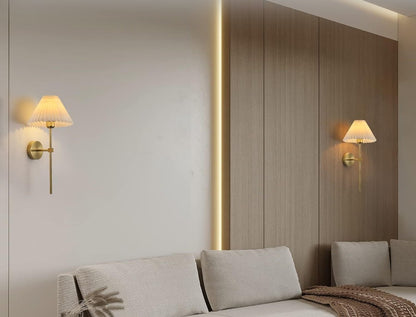 Bronzefarbene Leinen-Wandlampe