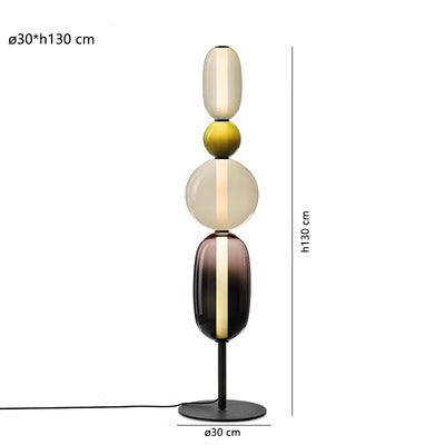 Designer-Stehlampe mit Farbakzenten