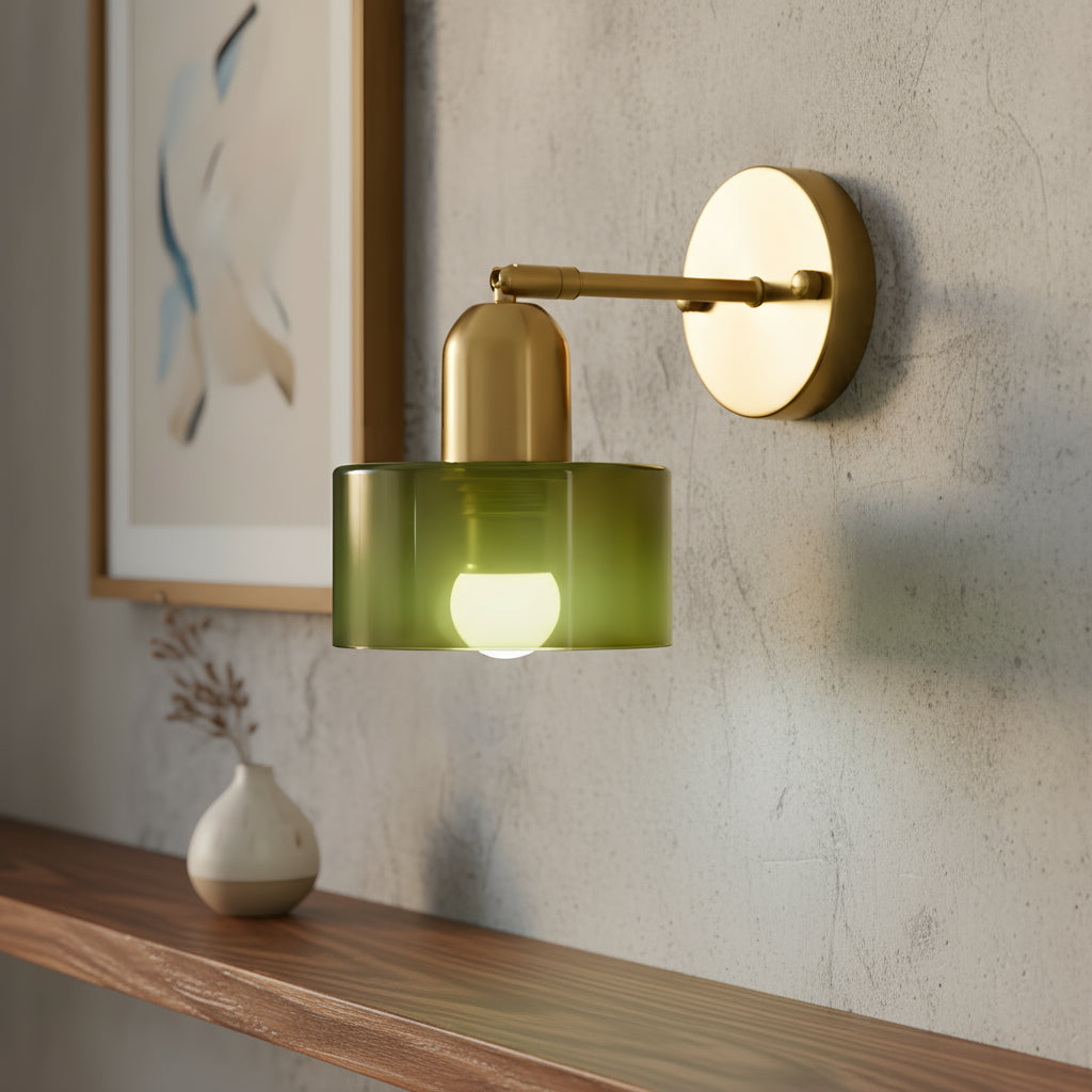 Bunte Glas-Wandlampe im Bauhaus-Stil