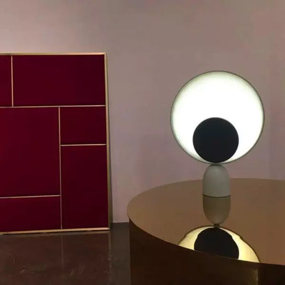 Skulpturale Schalen-Tischlampe