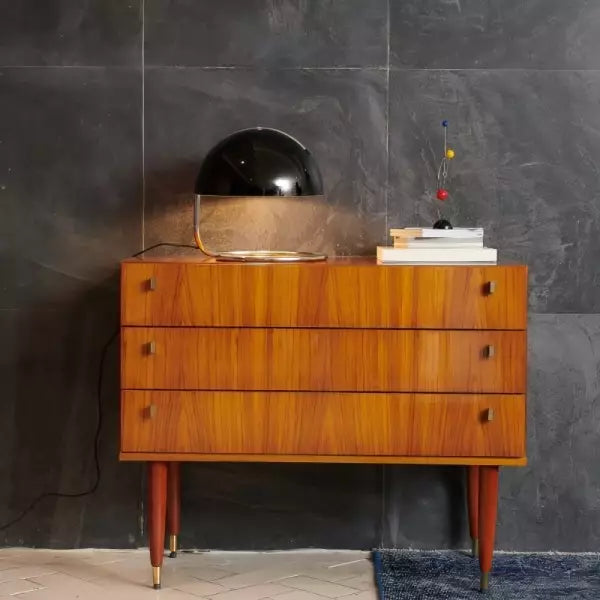 Postmoderne Tischlampe aus Metall und Glas