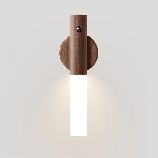 Schlanke kabellose Wandleuchte aus Holz