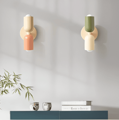 Miravel Bauhaus-Wandleuchte aus Eisen in Kapseldesign