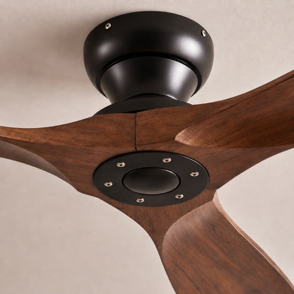 Deckenventilator mit drei Holzflügeln