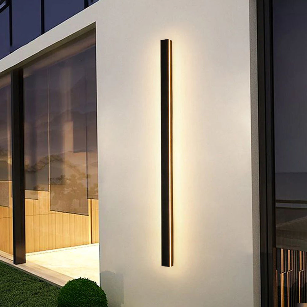 Veldrin minimalistisches, schlankes schwarzes Außen-Wandlicht aus Metall