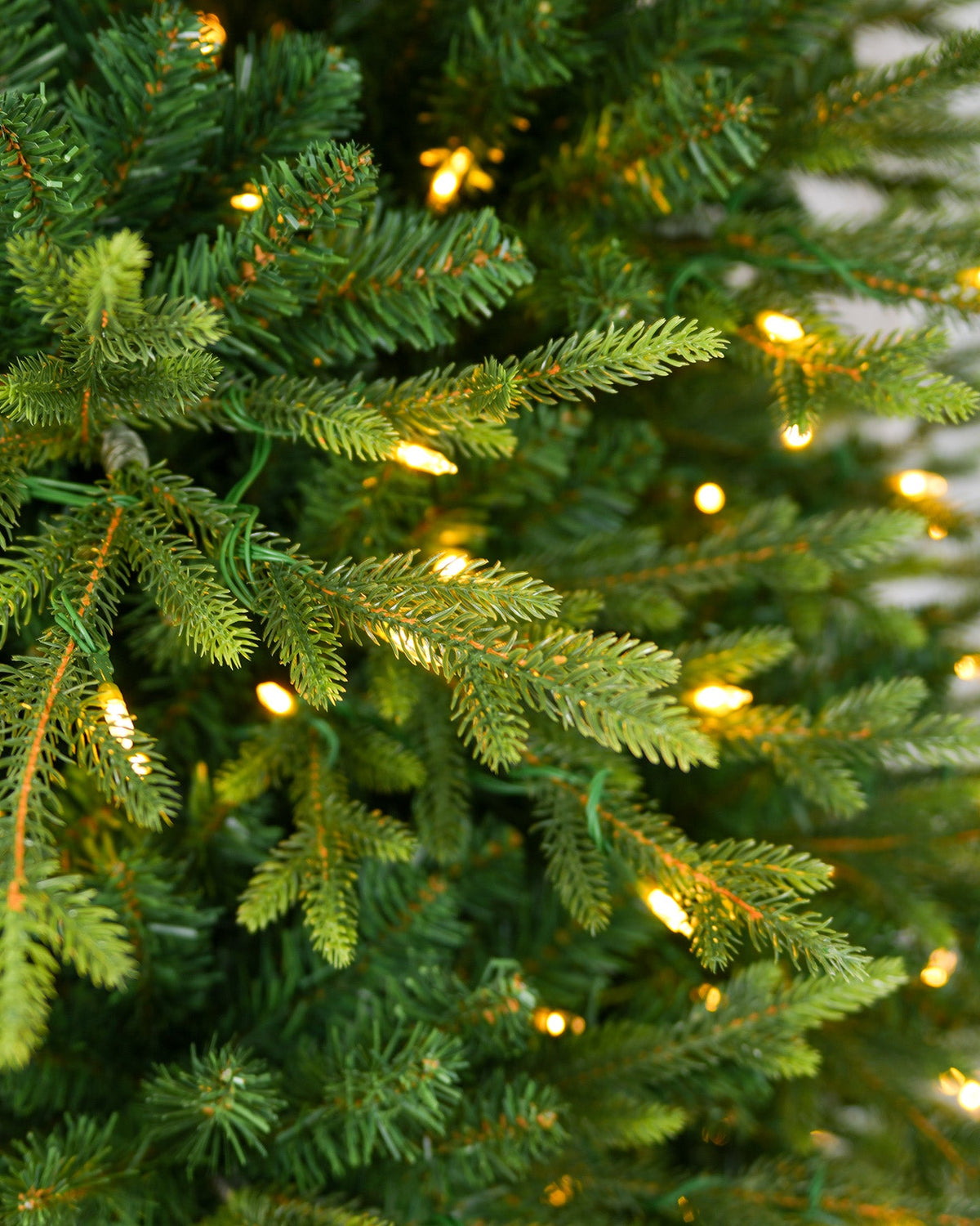 Skovra Klassischer PE/PVC-Weihnachtsbaum, 12 ft, vorbeleuchtet