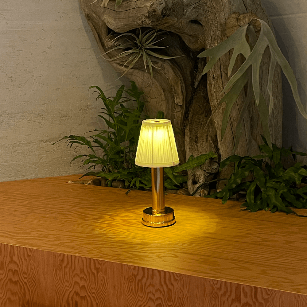 Lumelle minimalistische kabellose Tischlampe aus Stoff