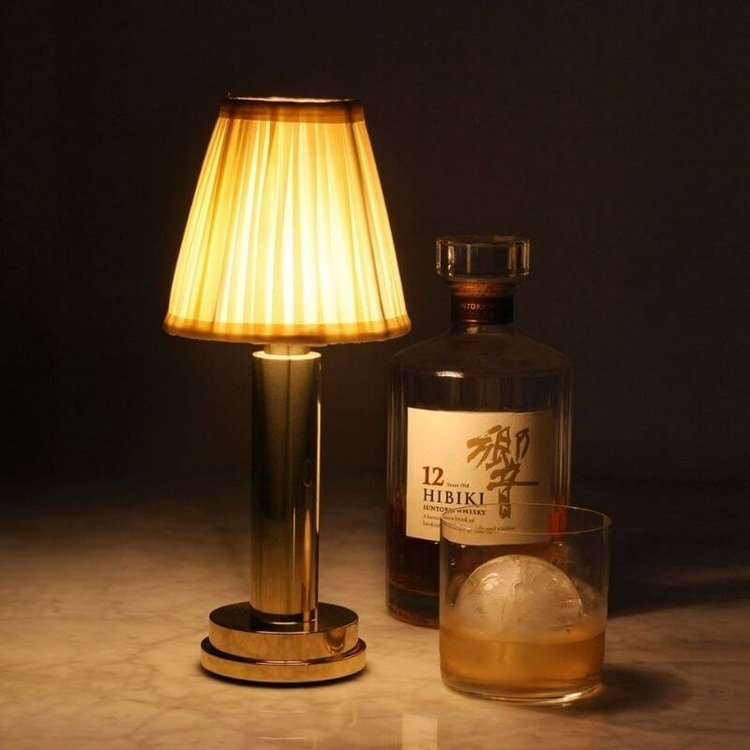 Lumelle minimalistische kabellose Tischlampe aus Stoff
