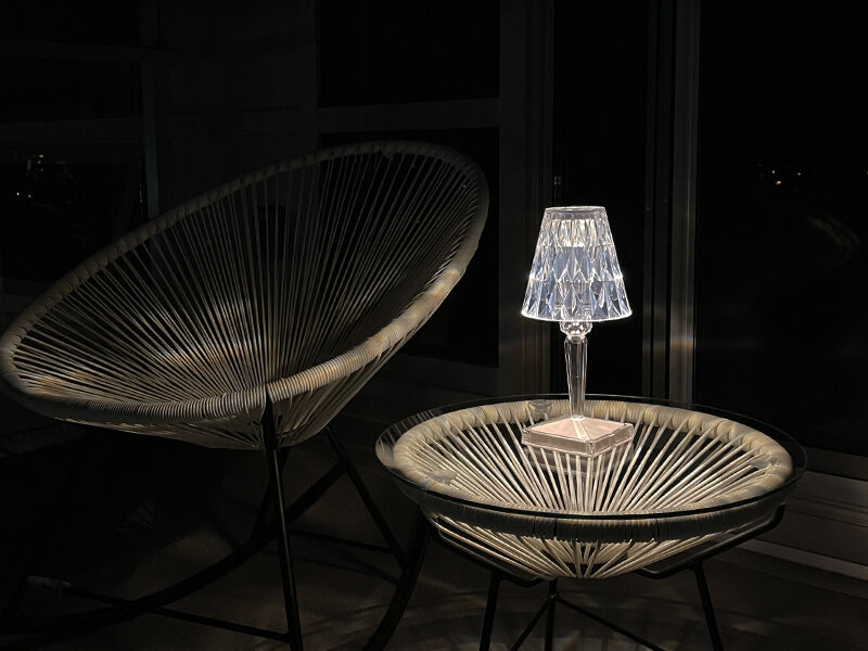 Prismara facettierte kabellose Kristall-Tischlampe