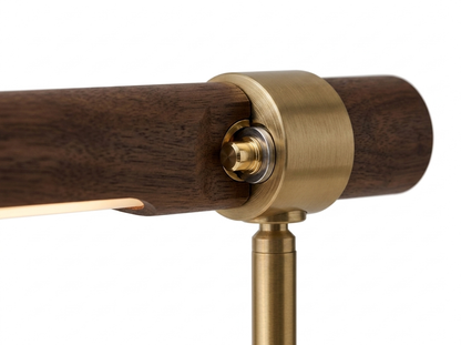 Pravena Mid-Century-Messing-Tischlampe