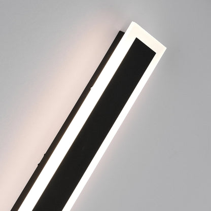 Minimalistische Außenwandleuchte mit Acrylabdeckung von Halvenn