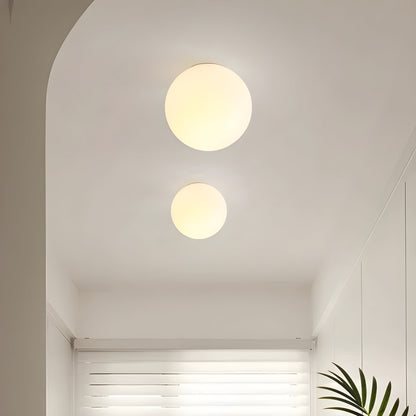 Orbelle minimalistische Wandleuchte aus Milchglas