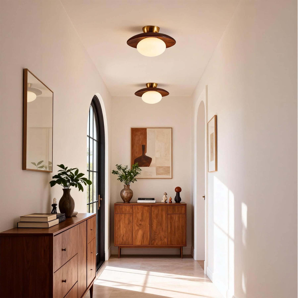 Opal-Deckenleuchte mit Holzscheibe