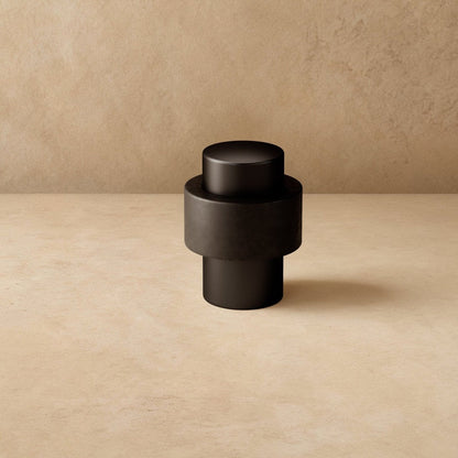 Nelvora minimalistischer Türstopper aus Messing für den Boden