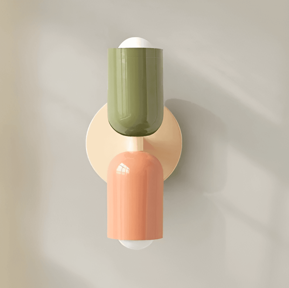 Miravel Bauhaus-Wandleuchte aus Eisen in Kapseldesign