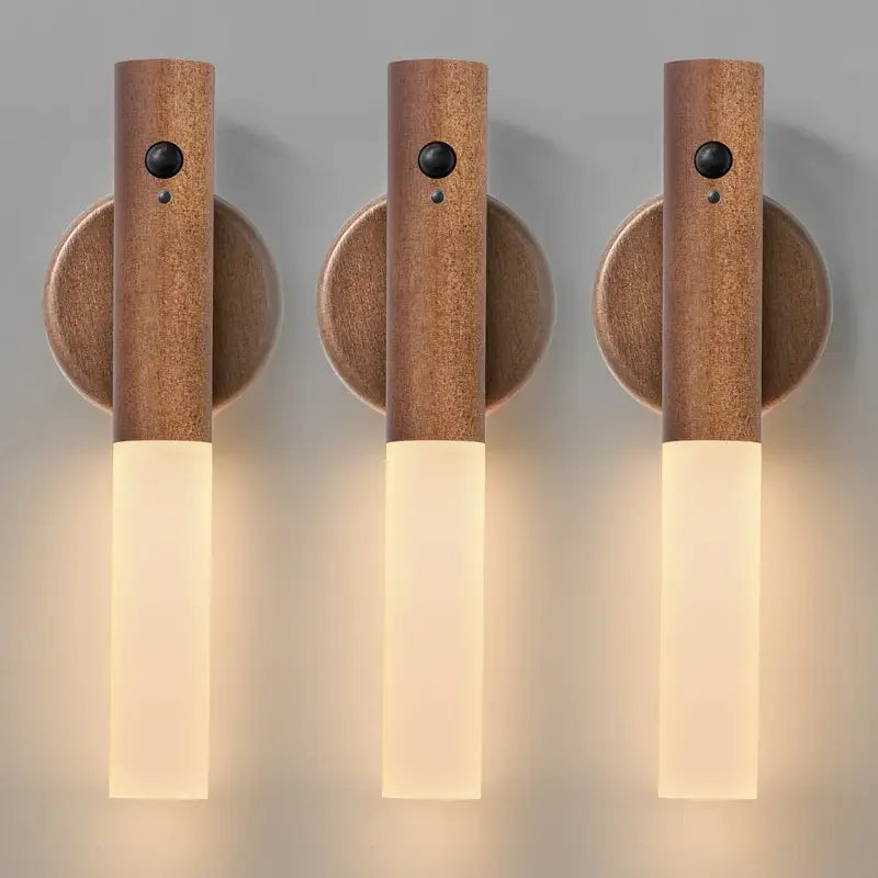 Minimalistische Wandleuchte aus Holz von Oakmira mit Bewegungsmelder