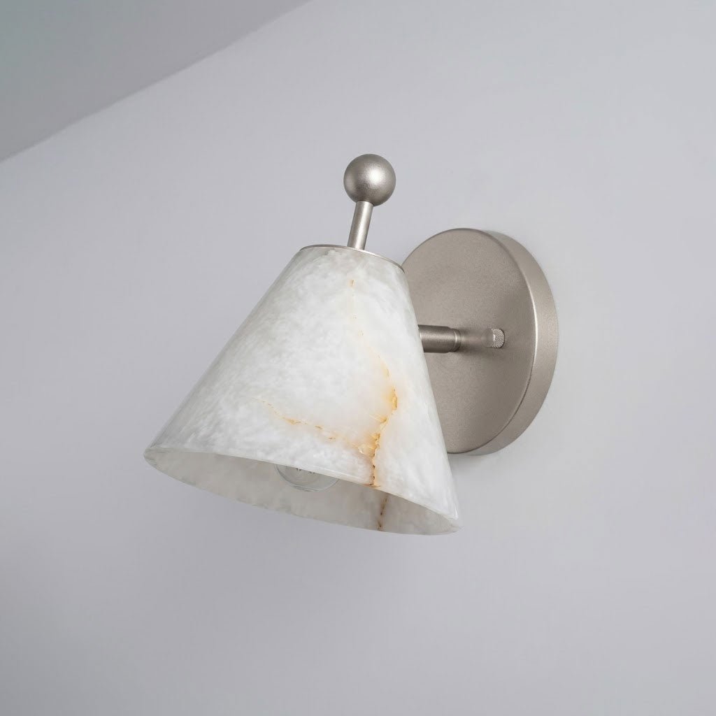 Wandleuchte mit Alabasterkegel