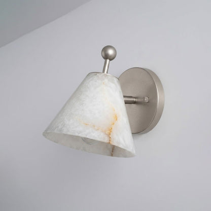 Wandleuchte mit Alabasterkegel