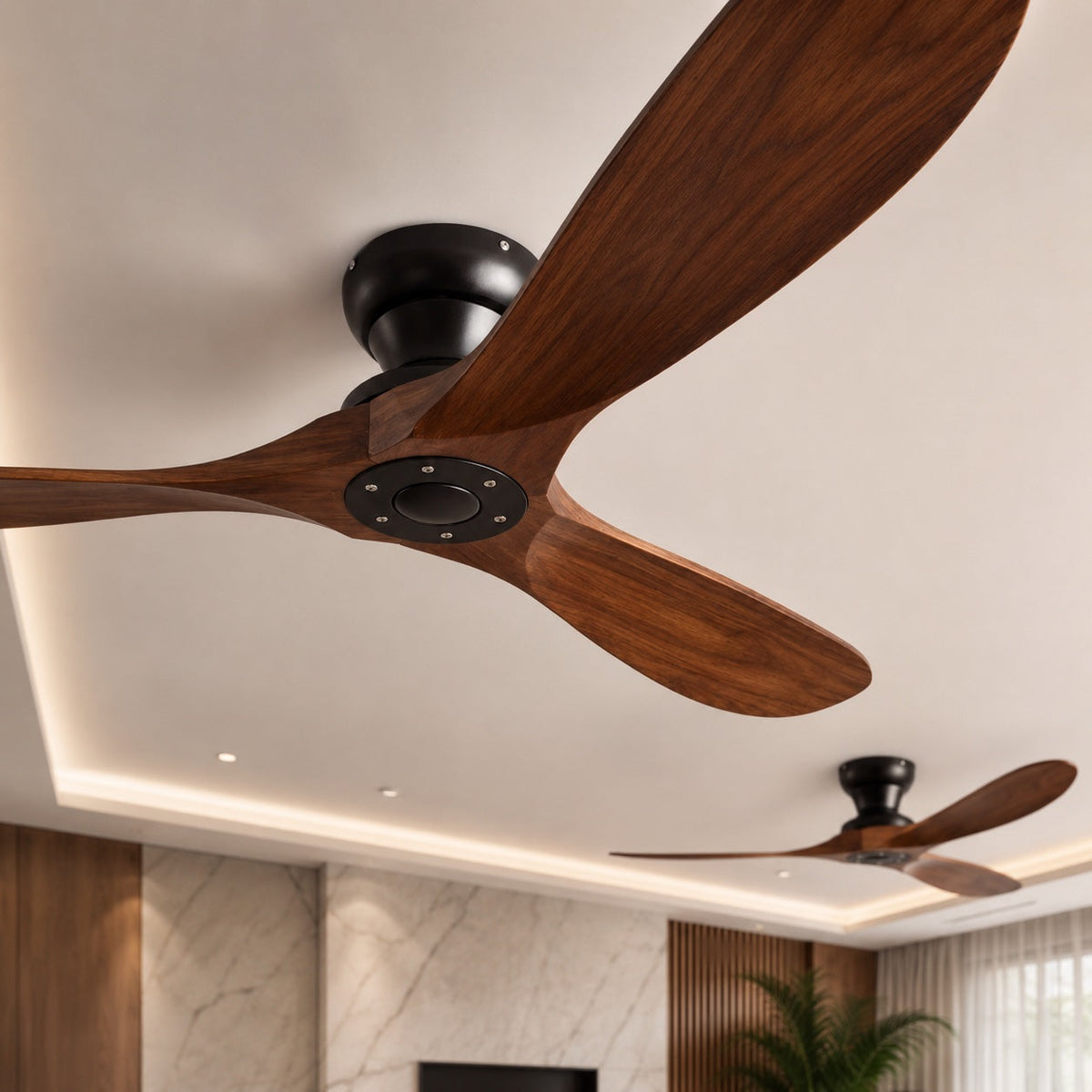 Deckenventilator mit drei Holzflügeln