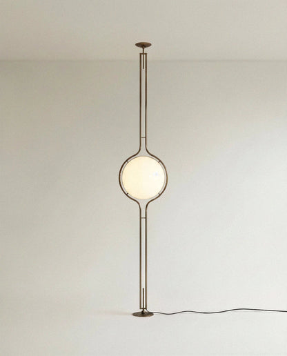 Pelvaro Mid-Century-Metalllampe vom Boden bis zur Decke