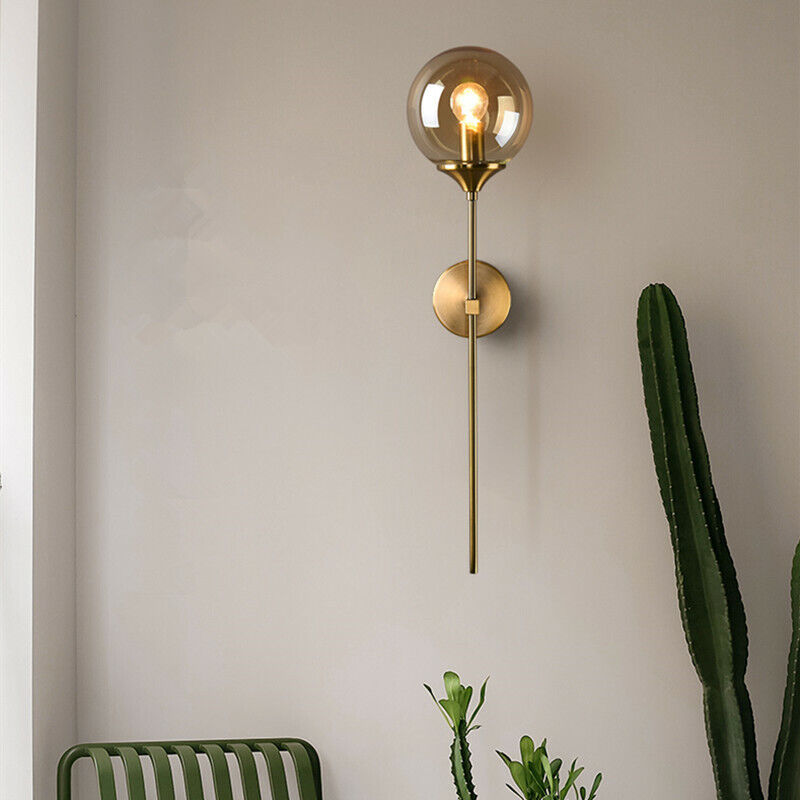 Velmira Wandleuchte mit Glaskugel im Mid-Century-Stil