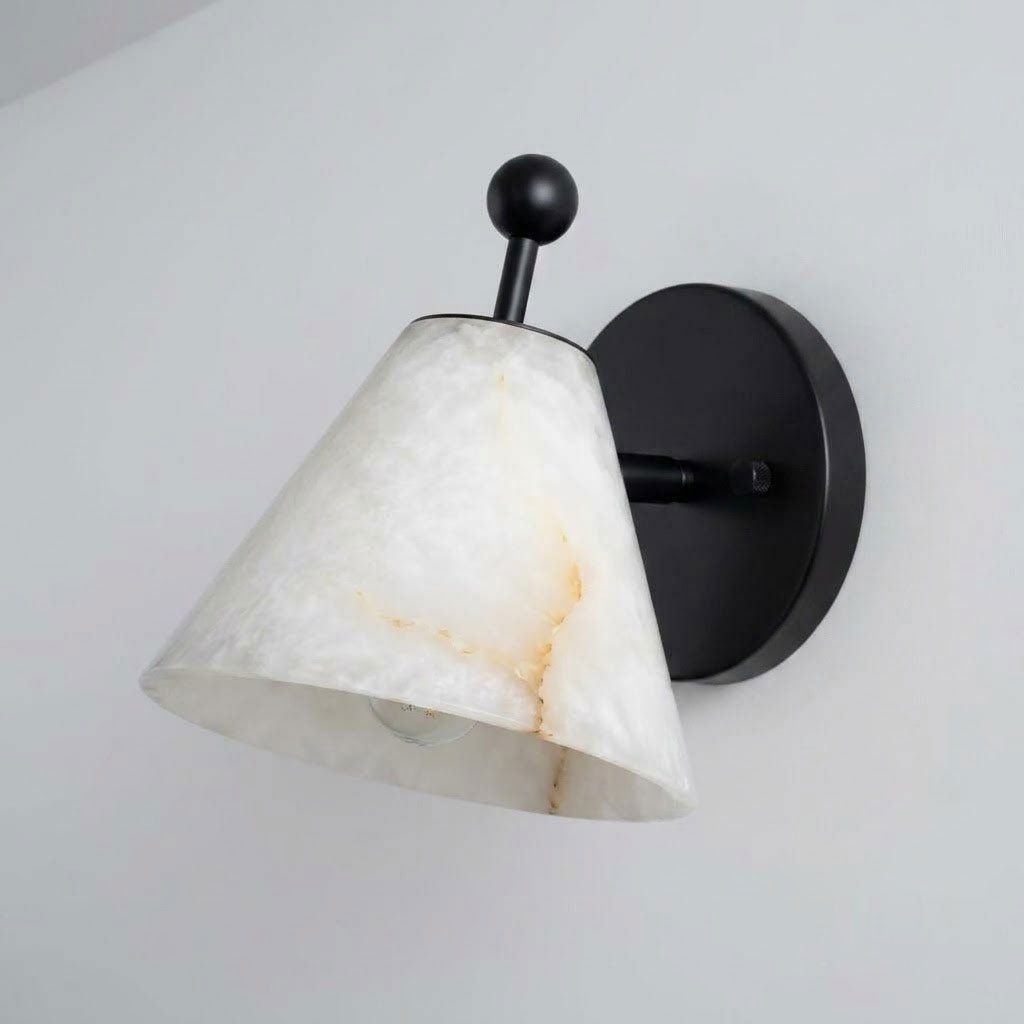 Wandleuchte mit Alabasterkegel