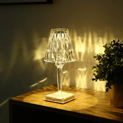 Prismara facettierte kabellose Kristall-Tischlampe