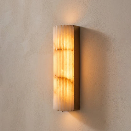 Minimalistische geriffelte Alabaster-Wandleuchte Rivenna
