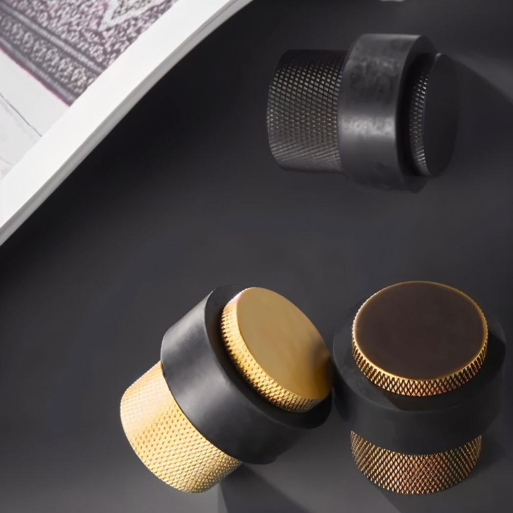 Nelvora minimalistischer Türstopper aus Messing für den Boden