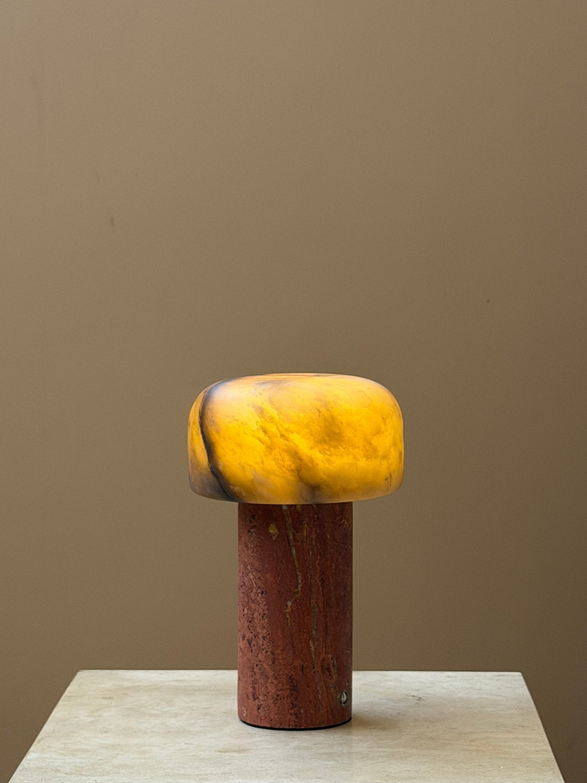 Brenvale Wabi-Sabi-Travertin-Tischlampe
