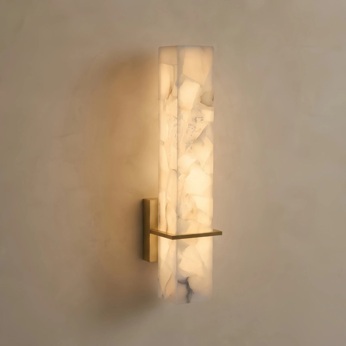 Wandlampe „Quader“ aus Alabaster und Messing