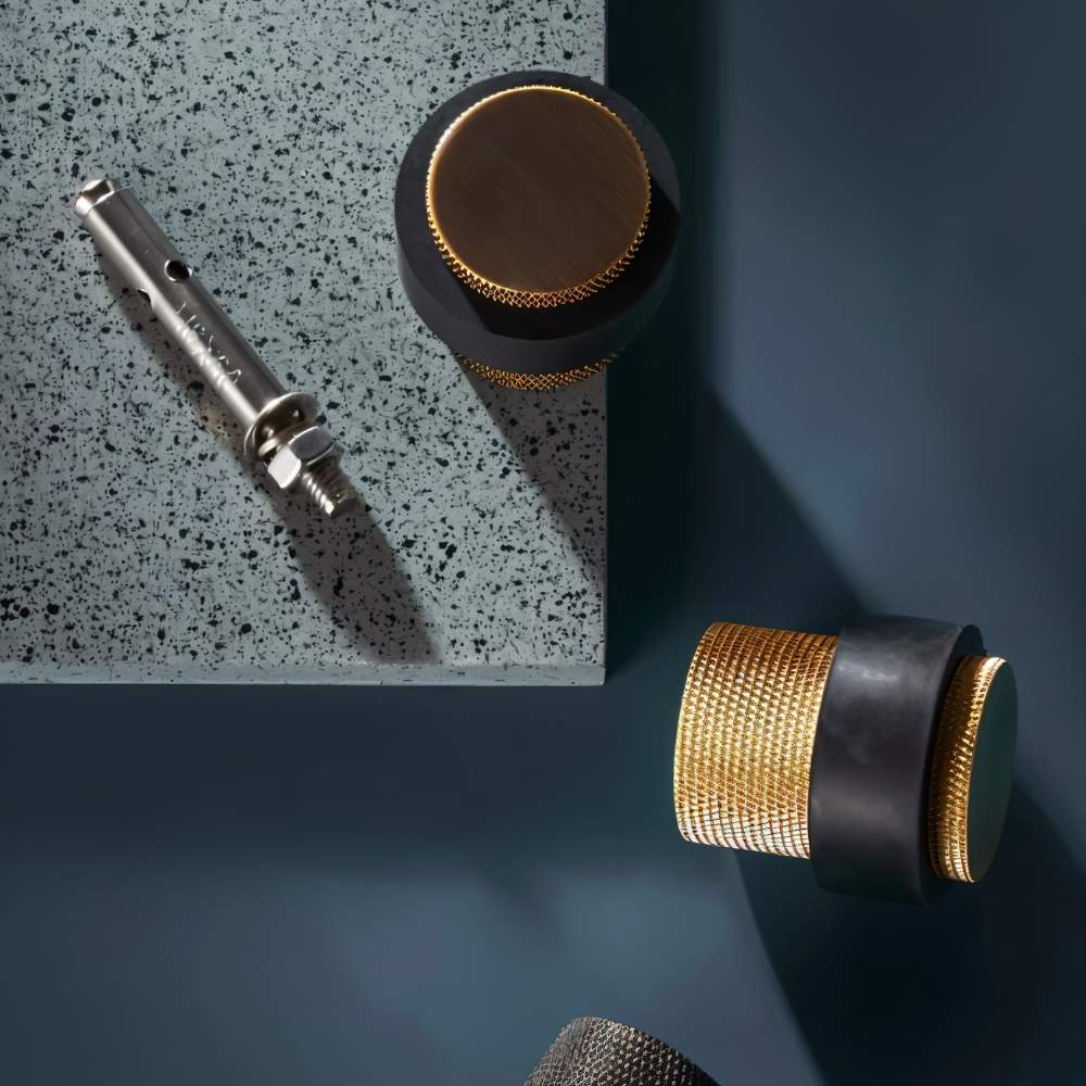 Nelvora minimalistischer Türstopper aus Messing für den Boden