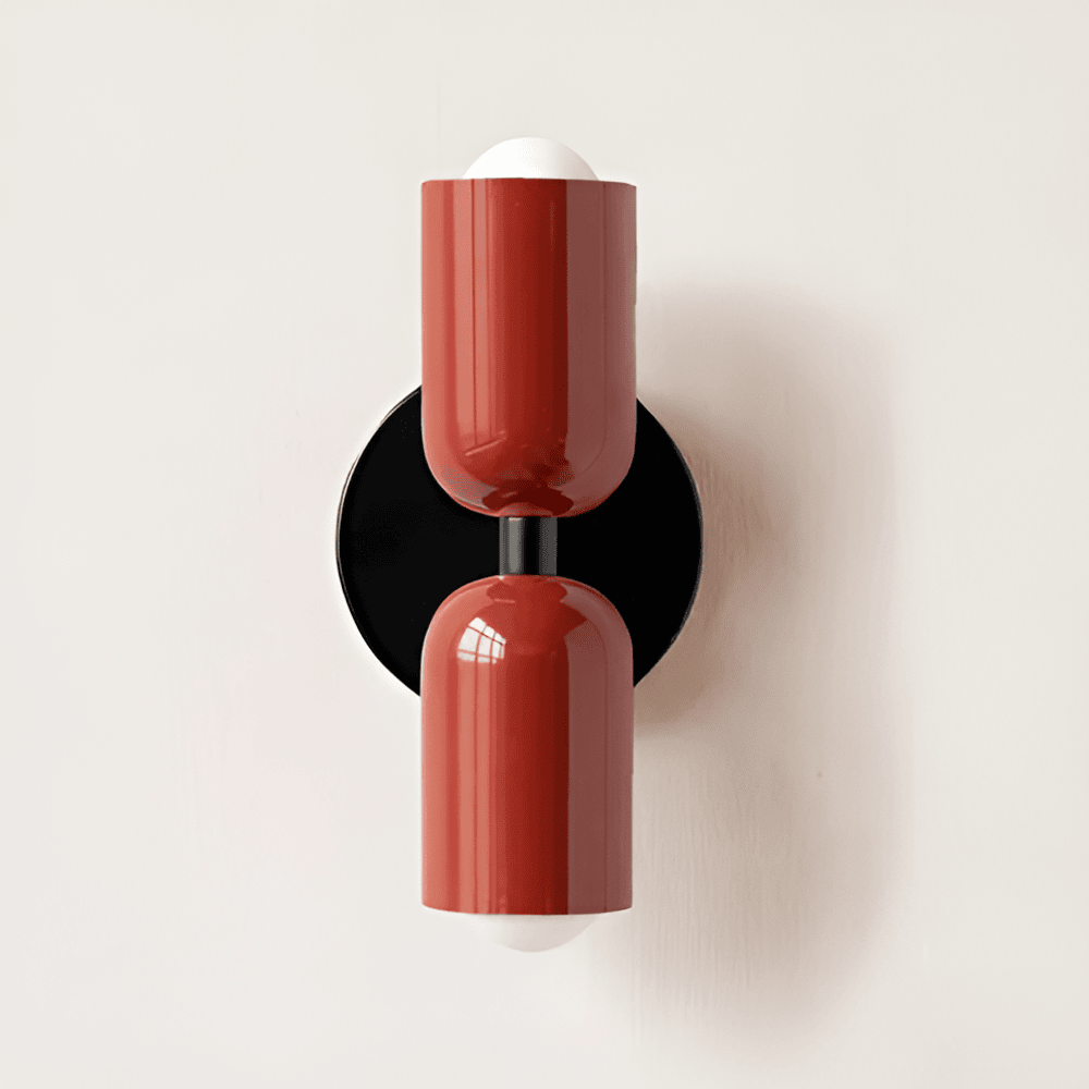 Miravel Bauhaus-Wandleuchte aus Eisen in Kapseldesign