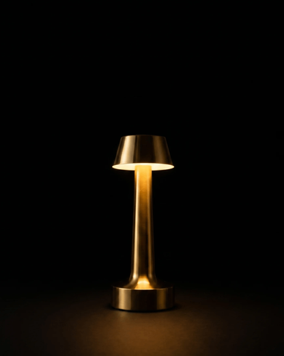 Konische kabellose Tischlampe aus Messing