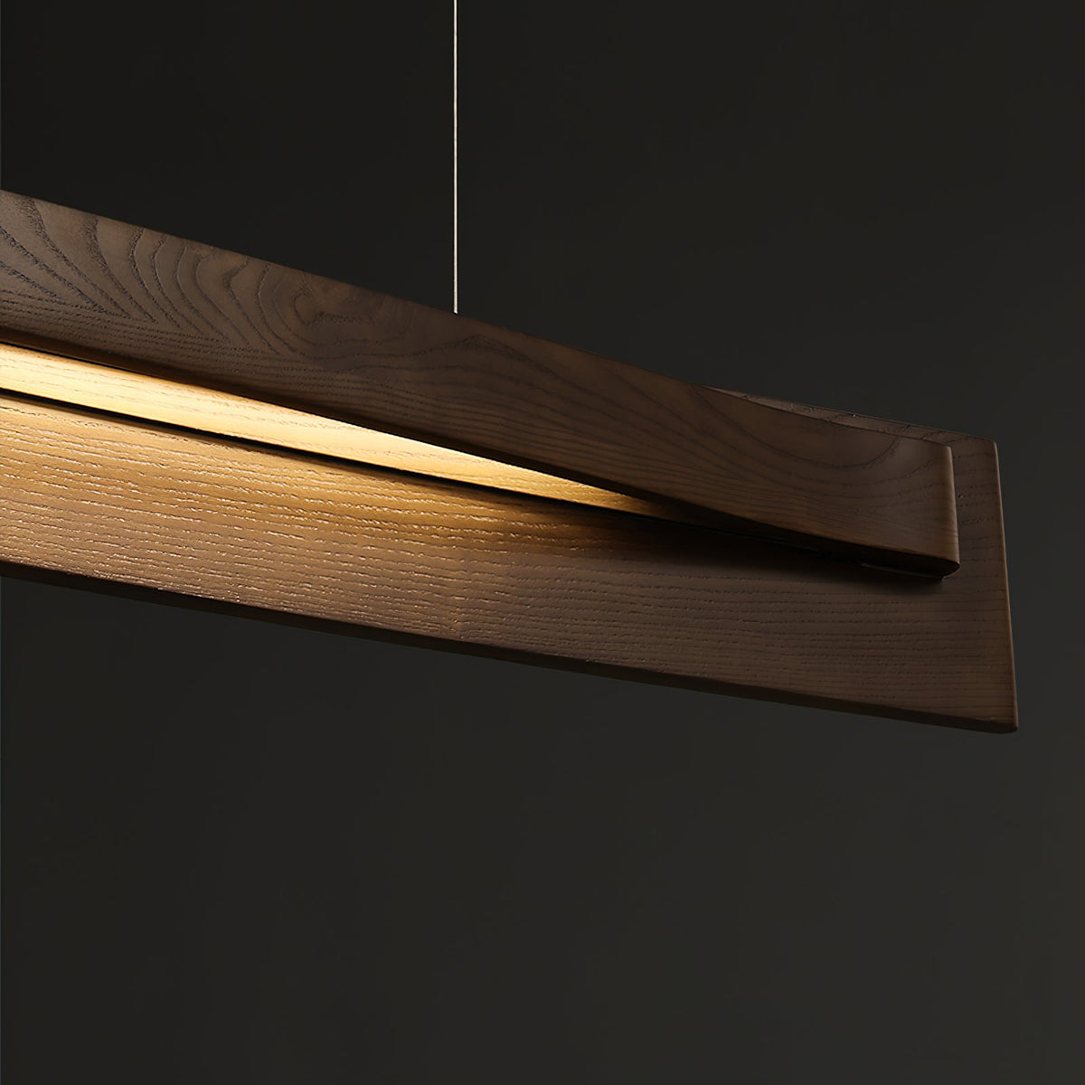 Lineare Holz-LED-Pendelleuchte