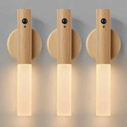 Minimalistische Wandleuchte aus Holz von Oakmira mit Bewegungsmelder