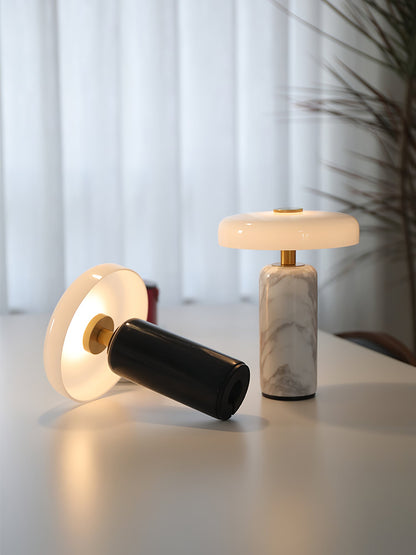 Vestara Art-déco-Marmor-Tischlampe