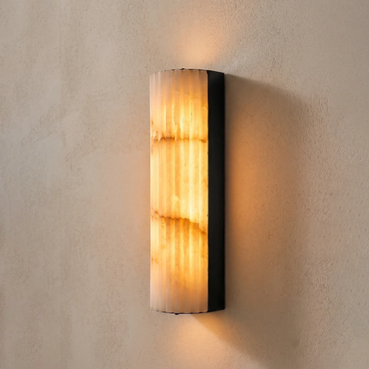 Minimalistische geriffelte Alabaster-Wandleuchte Rivenna