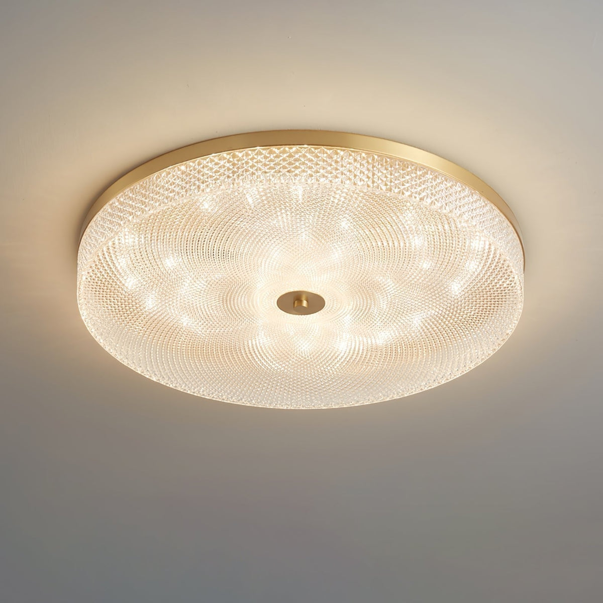 Facettierte Deckenleuchte mit Acryltrommel