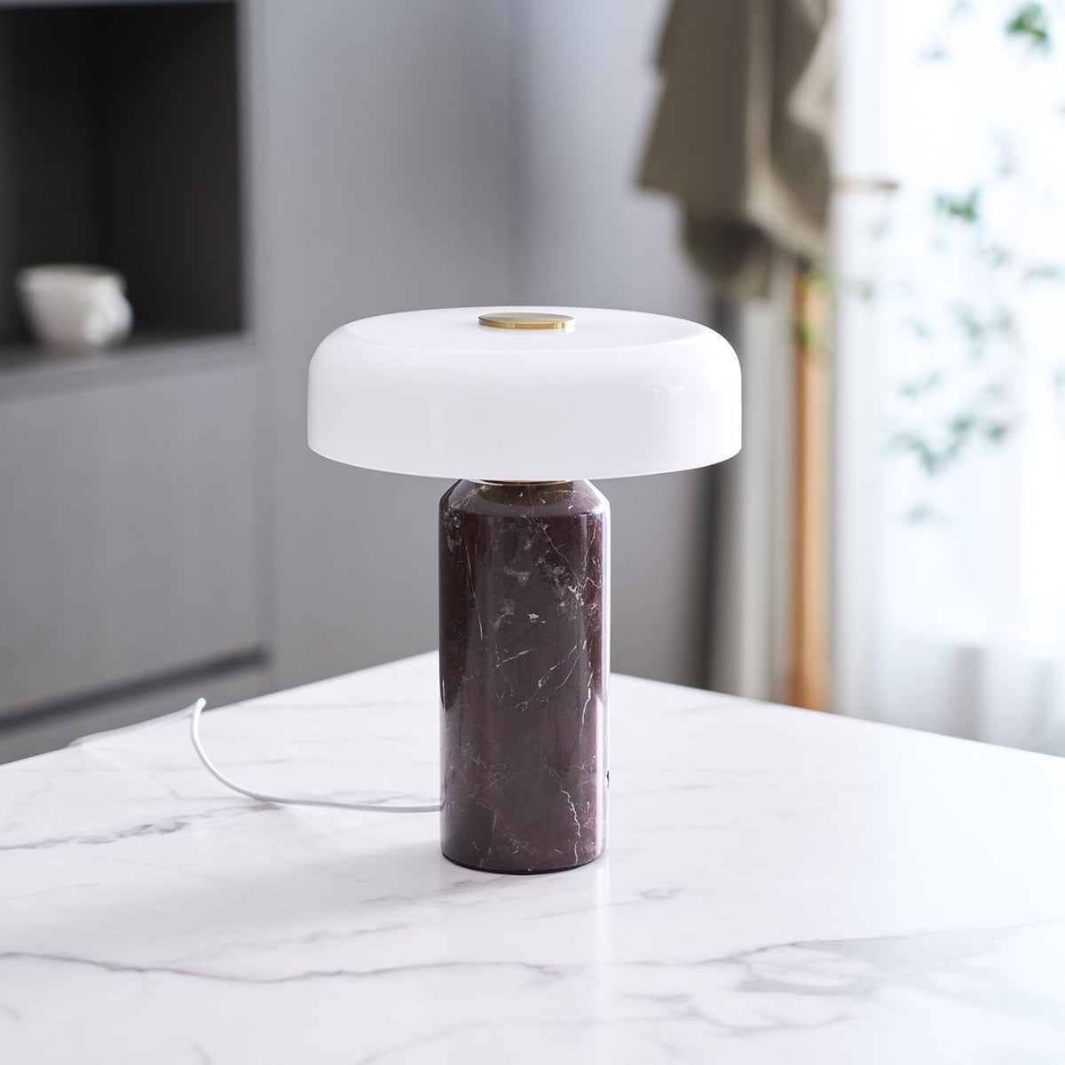 Vestara Art-déco-Marmor-Tischlampe
