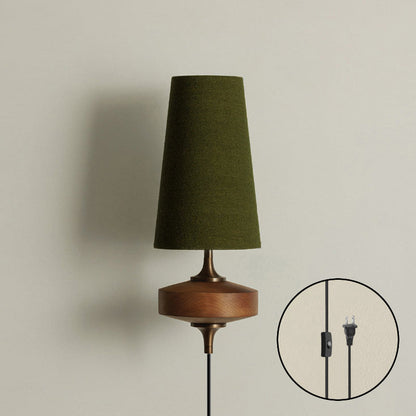 Wandlampe zum Einstecken aus Walnussholz und Messing