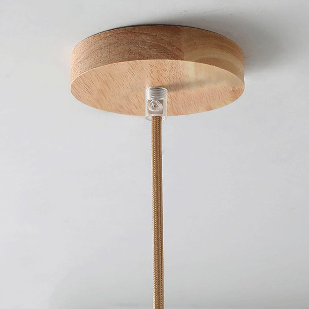 Pendelleuchte aus Milchglas und Holz