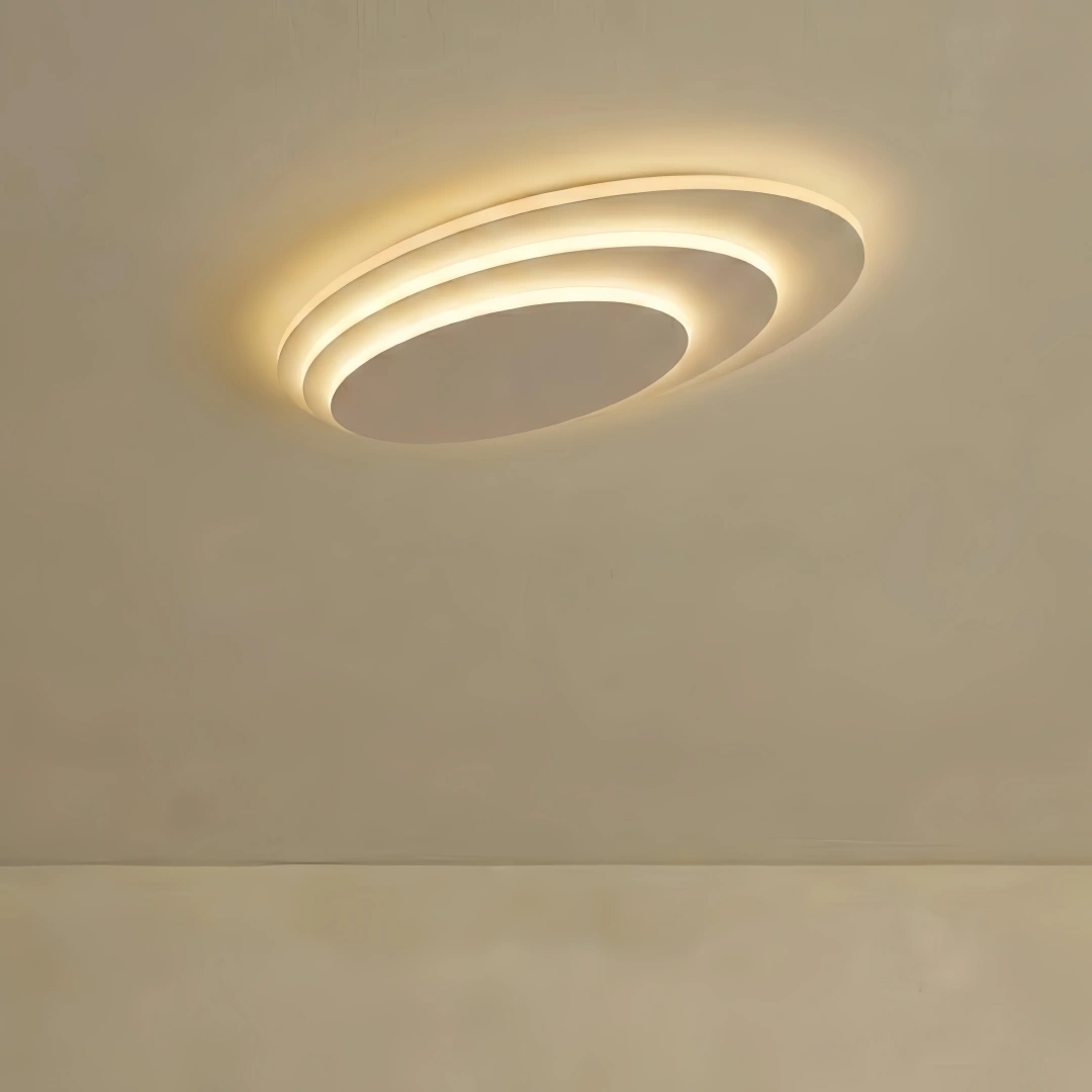 Flache Deckenleuchte aus mehrschichtigem Metall