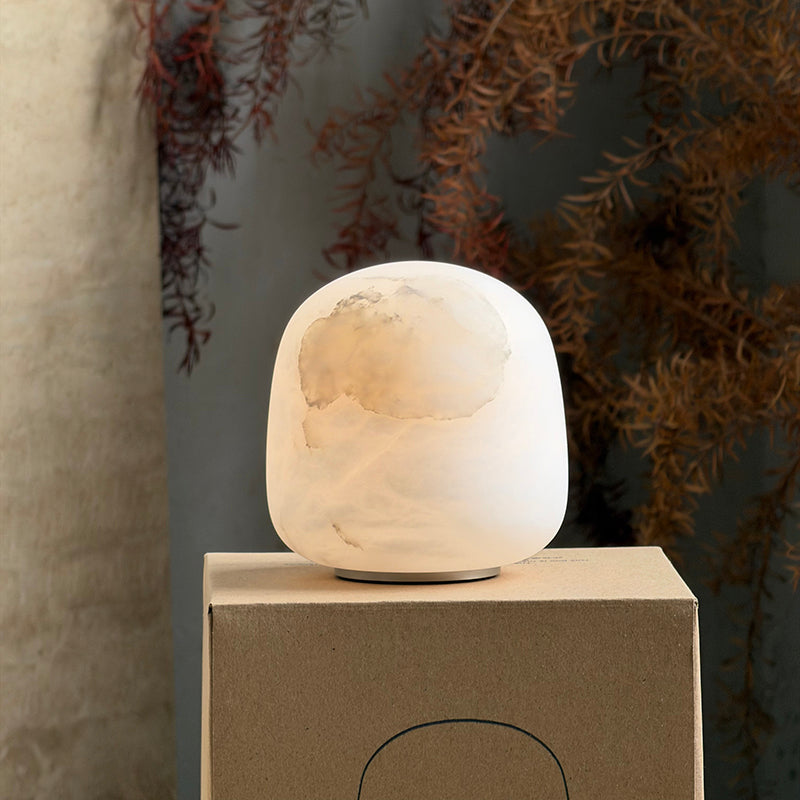 Minimalistische Alabaster-Tischleuchte Alvane