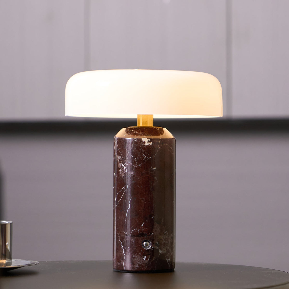 Vestara Art-déco-Marmor-Tischlampe