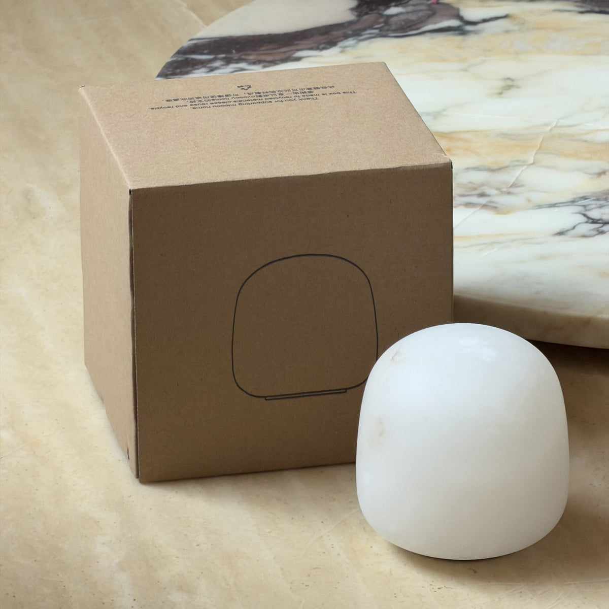 Minimalistische Alabaster-Tischleuchte Alvane