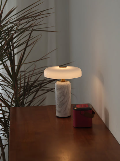 Vestara Art-déco-Marmor-Tischlampe