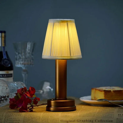 Lumelle minimalistische kabellose Tischlampe aus Stoff
