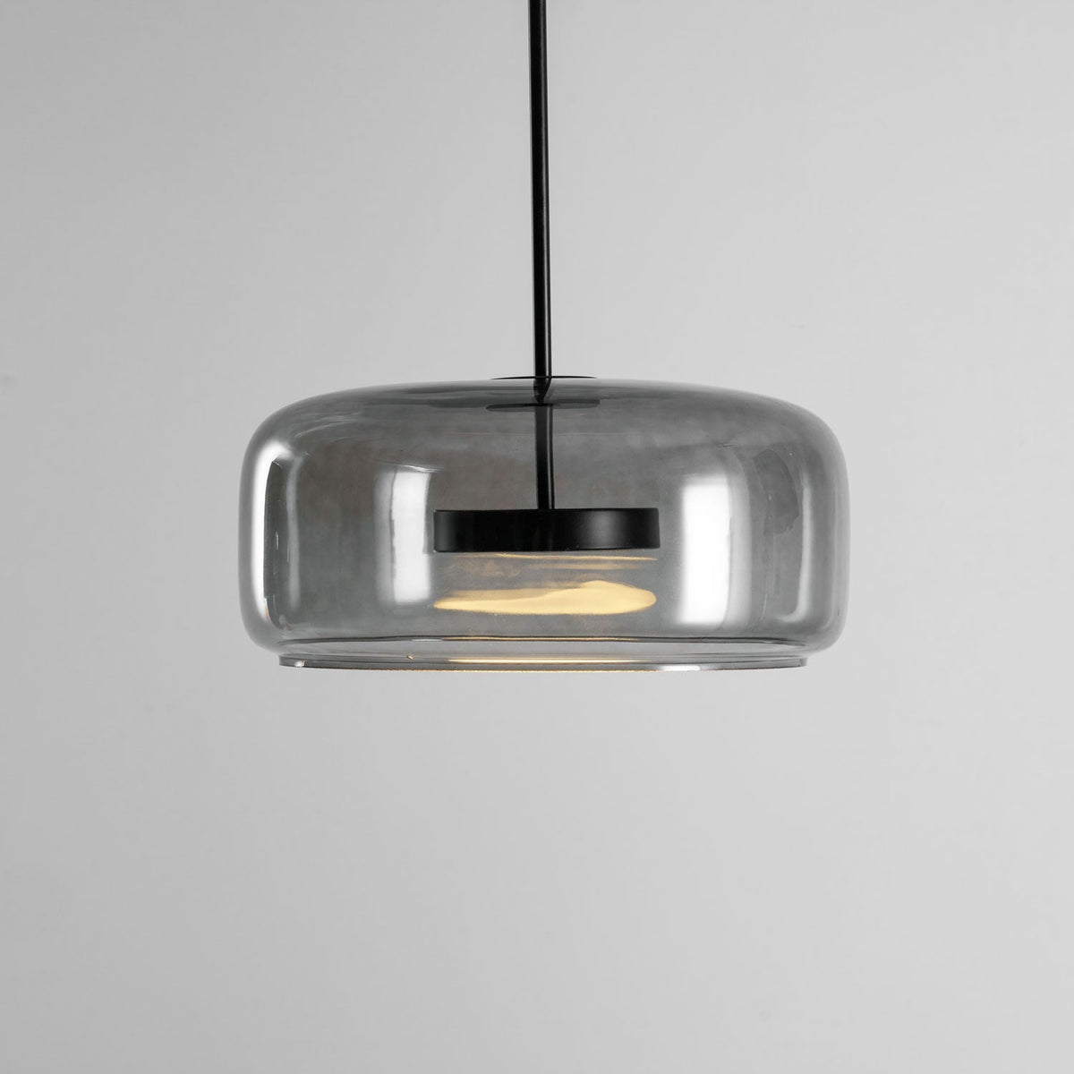 Glavira moderne Pendelleuchte aus mundgeblasenem Glas